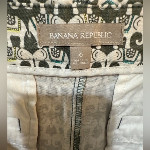 Banana Republic High Waist Green and White Elephant print Shorts - Picture 4 of 4